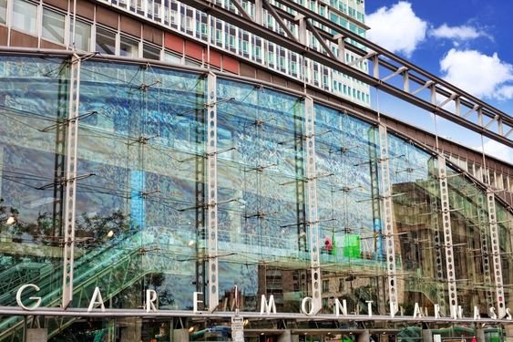 Chaos à la Gare Montparnasse : Une Panne Majeure Perturbe le Vendredi 26 Juillet