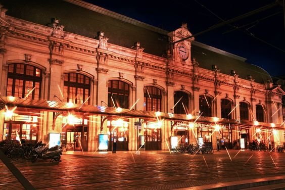 Pourquoi Utiliser les Services de Green Valet pour Vos Départs depuis la Gare de Bordeaux Saint-Jean ?